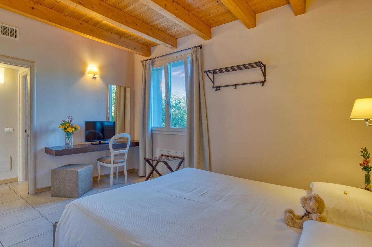 Agriturismo Corte Aurea ديسينسانو ديل غاردا المظهر الخارجي الصورة