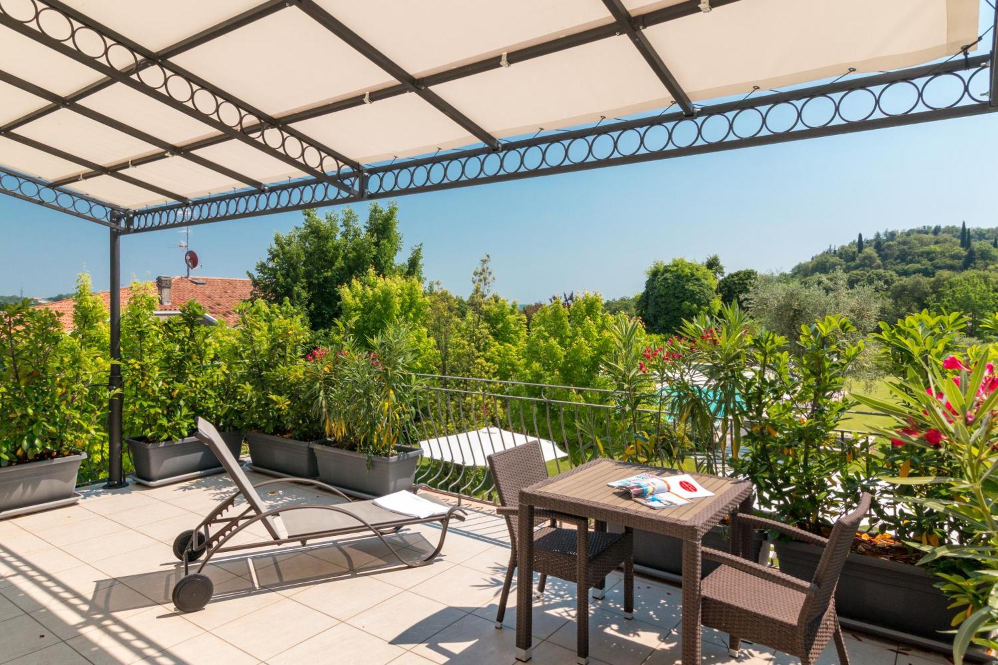Agriturismo Corte Aurea ديسينسانو ديل غاردا المظهر الخارجي الصورة