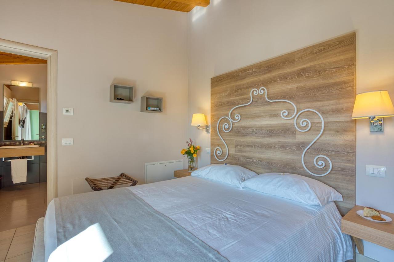 Agriturismo Corte Aurea ديسينسانو ديل غاردا المظهر الخارجي الصورة